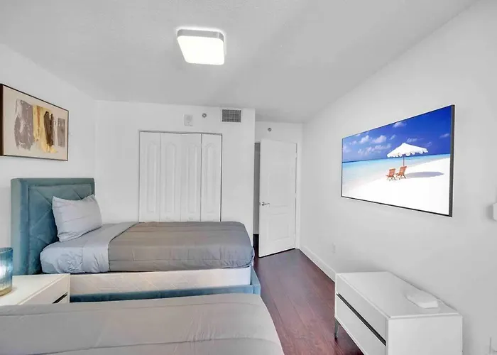 Central Ocean View 3 Bedrooms In Miami W Parking